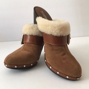 MICHAEL Michael Kors Shoes - 🎉2X HP🎉 Michael Kors Suede & Shearling Clogs MICHAEL Michael Kors Shoes - 🎉2X HP🎉 Michael Kors Suede & Shearling Clogs